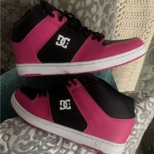 Women DC Manteca 4 mid lace up Sneakers